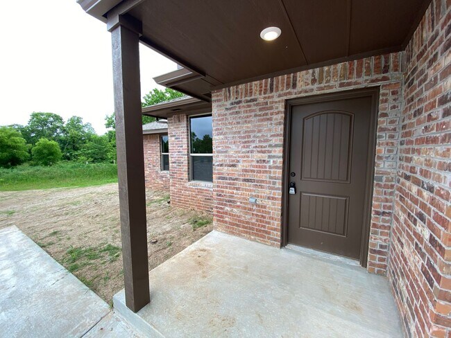 Building Photo - 3 Bed 2 Bath Home in Edmond