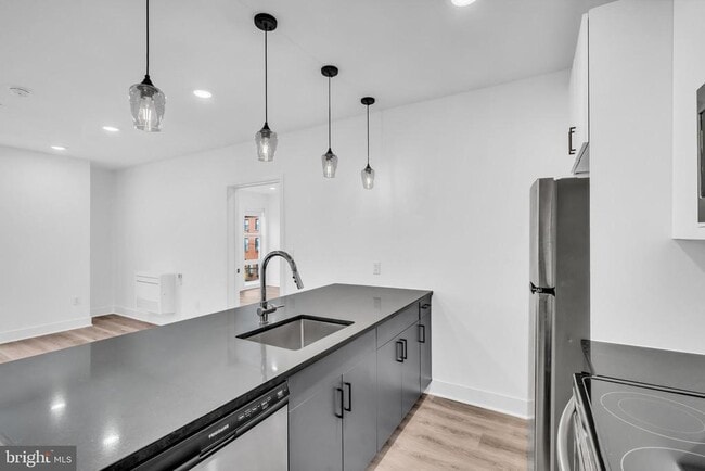 Foto del edificio - 330 Cecil B. Moore Ave