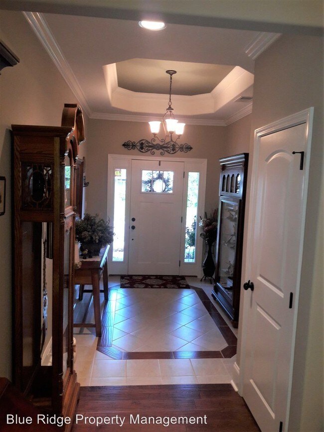 Building Photo - 3 br, 2 bath House - 229 Laurel Canyon