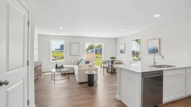 Building Photo - 3054 Oaksmere Dr