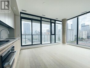 Building Photo - 81 Wellesley St E
