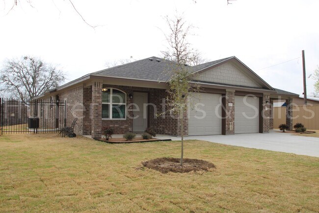 Building Photo - 505 Bonnie Dr