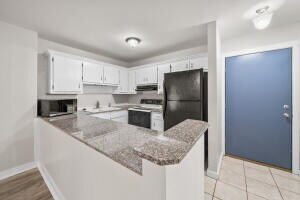 Foto del edificio - 4726 Bay Point Rd