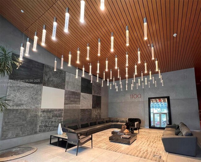 Building Photo - 1100S S Miami Ave