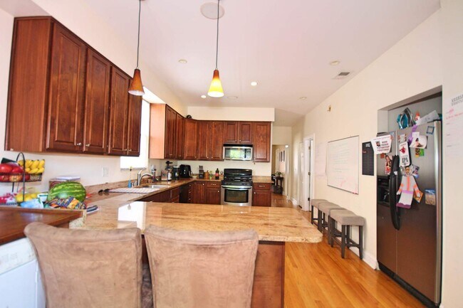 Foto del edificio - 3328 W Cuyler Ave