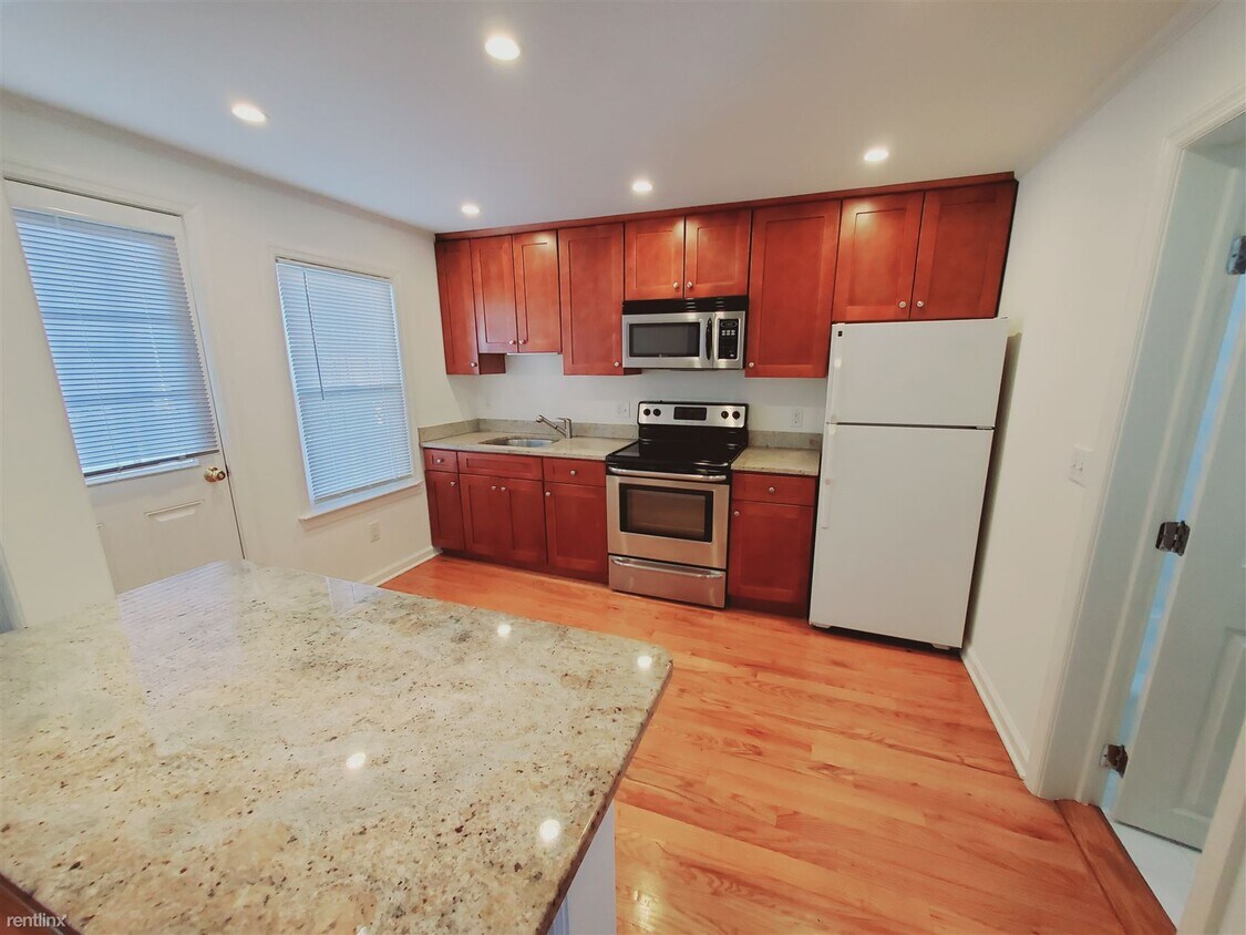 Primary Photo - 1 br, 1 bath Condo - 100 Center St # 1STFL