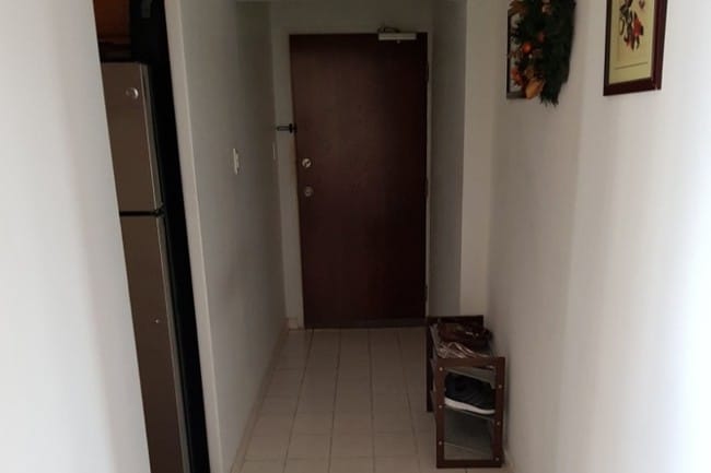 Entry - 5740 N Sheridan Rd