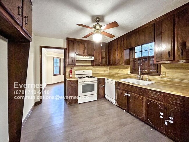 Building Photo - 316 Scarlett Ln