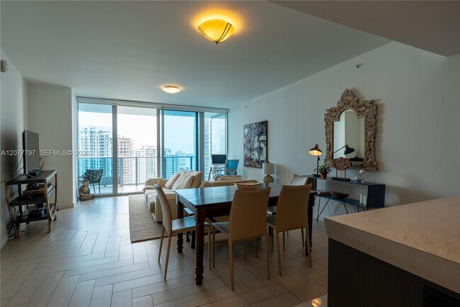 Building Photo - 200 Biscayne Blvd Way