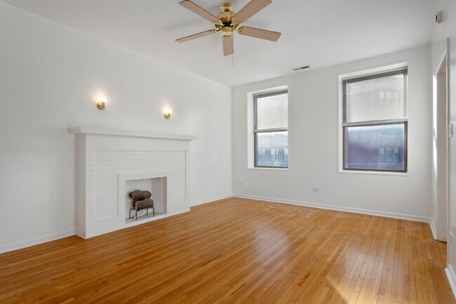 Foto del edificio - 3320 W Diversey Ave