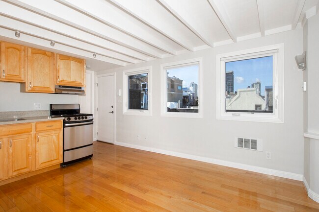 Building Photo - 1225 Taylor St