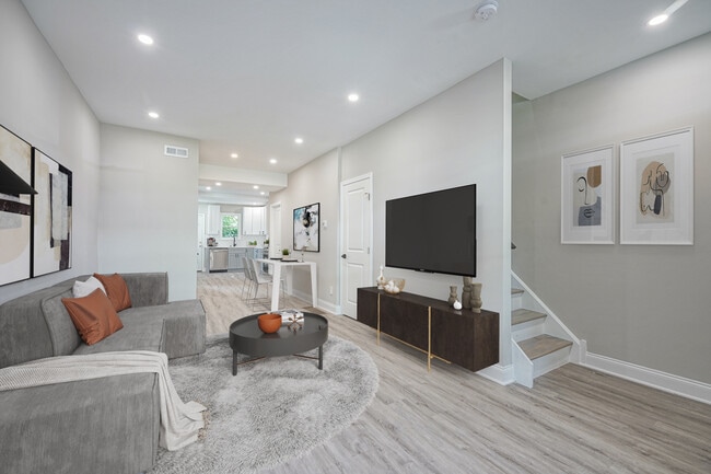 Building Photo - 121 N 51st St