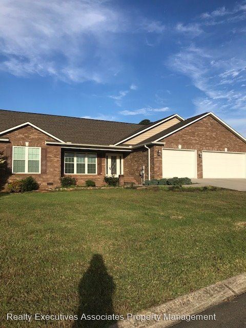 Foto principal - 102 Heritage Crossing Dr