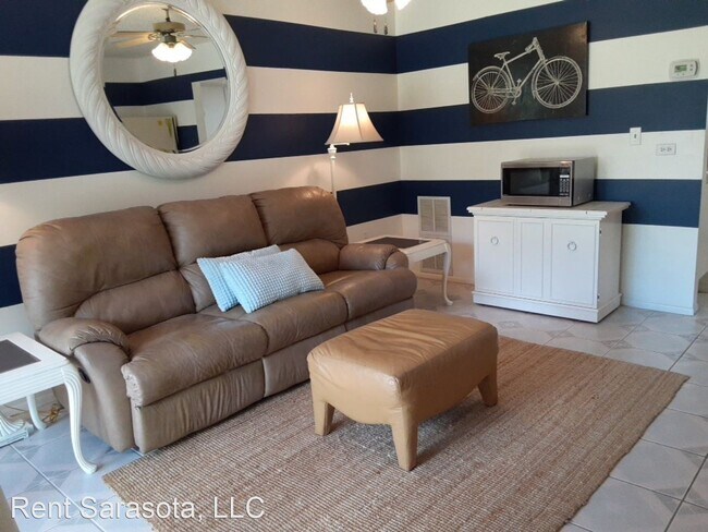 Building Photo - 1 br, 1 bath House - 3529 Longmeadow, Unit 15
