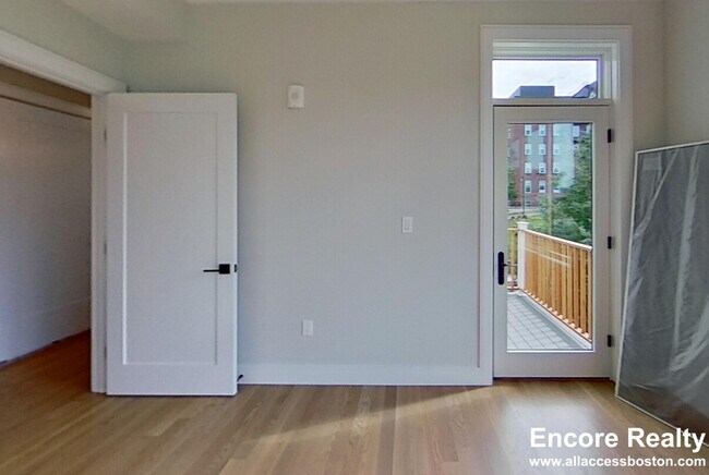 Foto del edificio - 104-106 Warren St. Unit 11