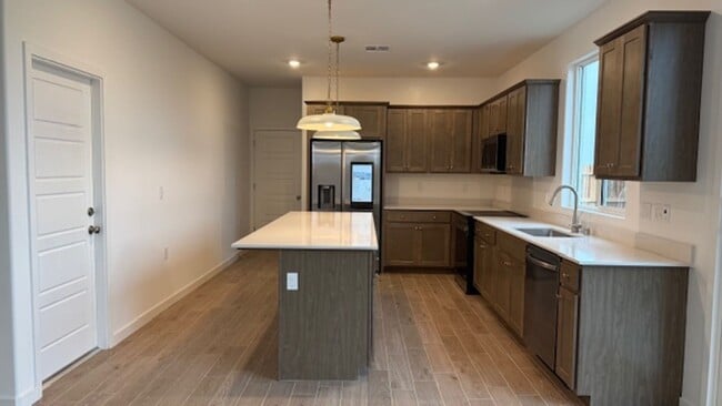 Building Photo - 12505 Camino Glorieta, Bakersfield, CA 93311