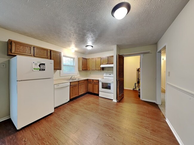 Foto del edificio - Move In Special! Move in by 12/23 and rece...