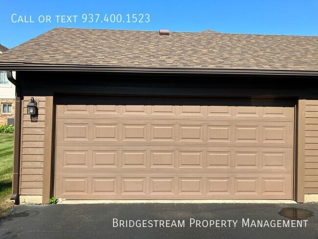 Foto del edificio - Updated & beautiful! 3 bedroom, 2.5 bath t...