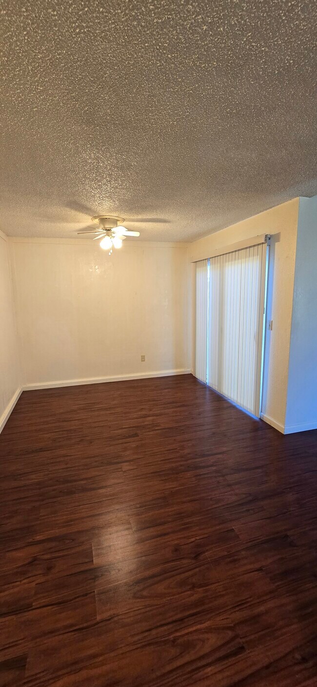 Comedor - 3318 Blue Ridge Cir