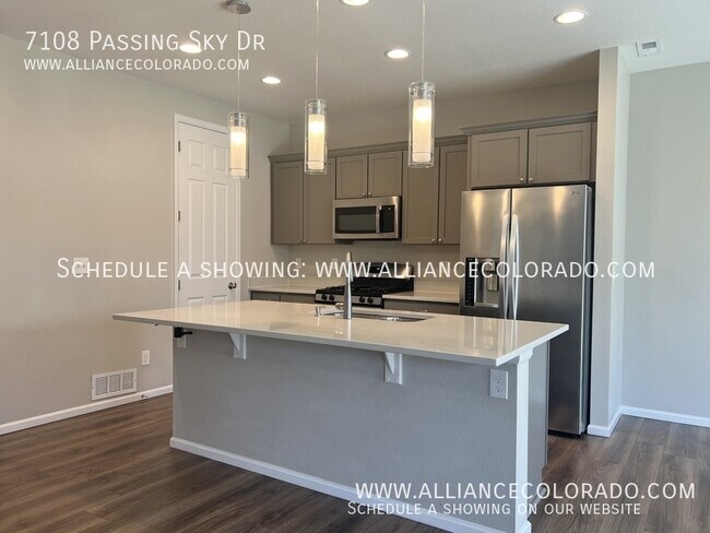 Foto del edificio - 7108 Passing Sky Dr