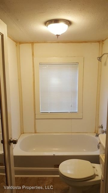Building Photo - 1 br, 1 bath House - 401 E. Alden Avenue