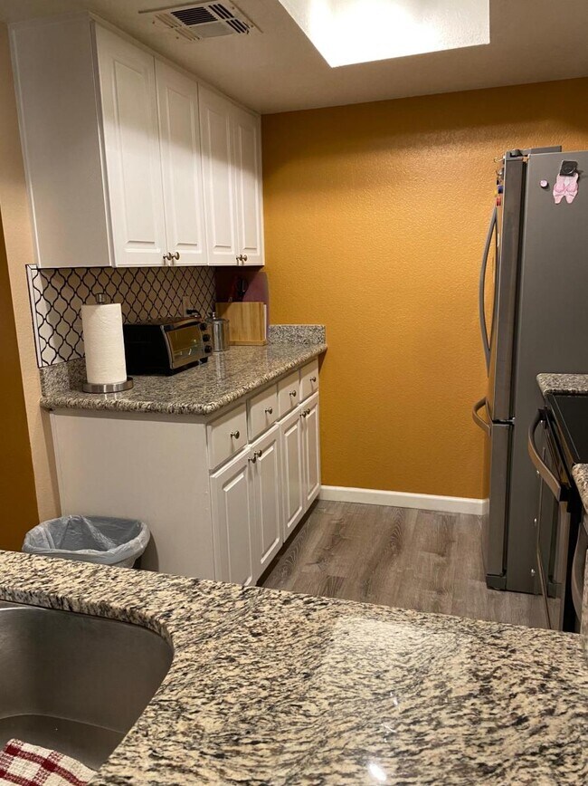 Foto del edificio - 4850 E Desert Cove Ave