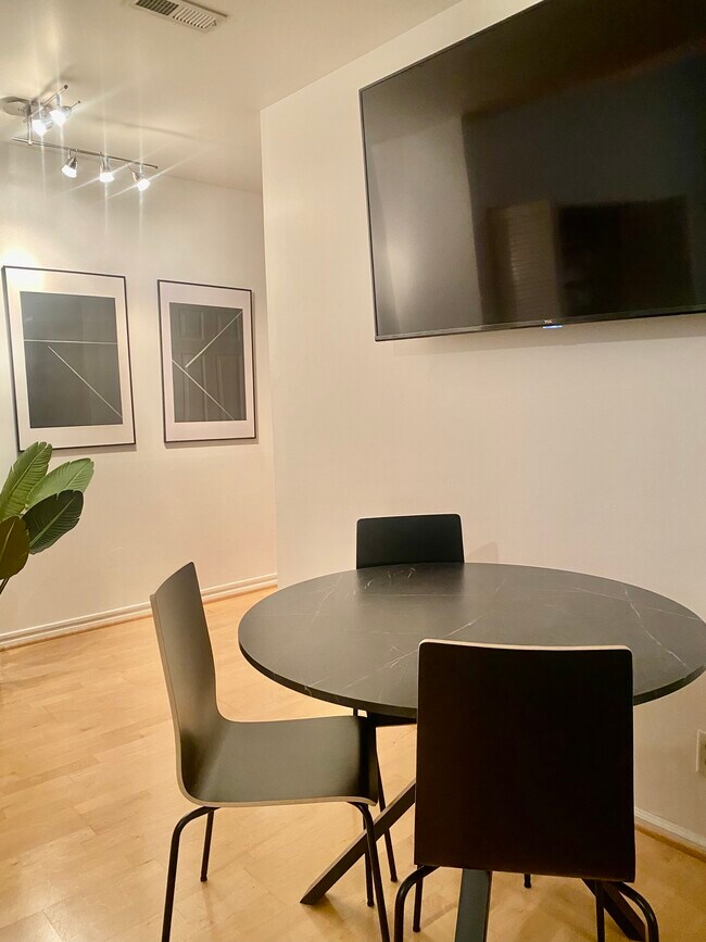 Foto del edificio - 321 Belt Ave