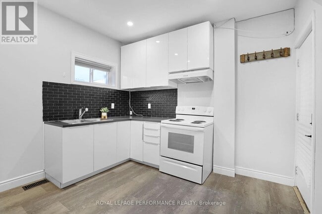 Photo du bâtiment - 123 Pamilla St