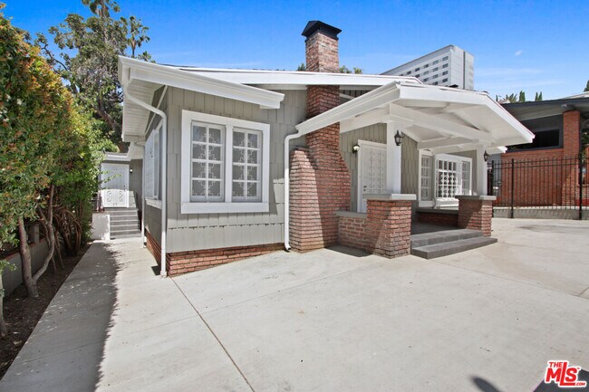 Foto del edificio - 6145 Carlos Ave