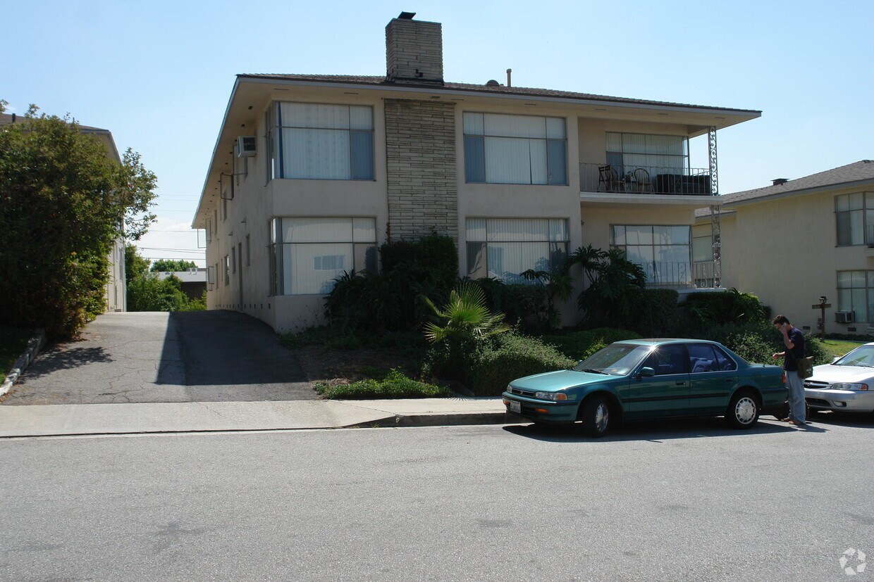 Building Photo - 1664 Amberwood Dr
