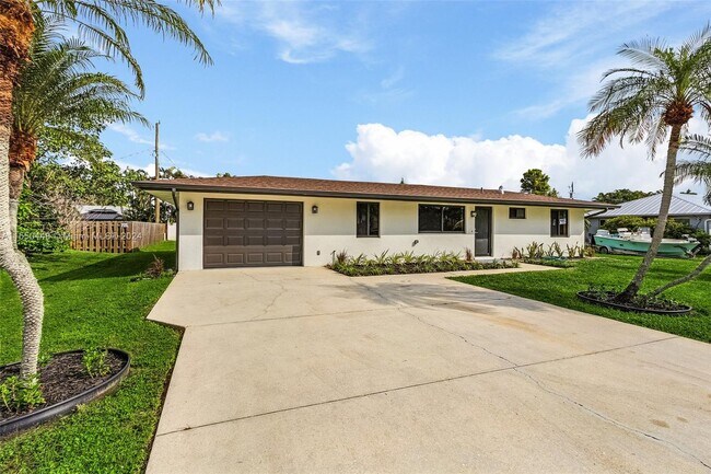 Building Photo - 11390 Heidi Lee Ln
