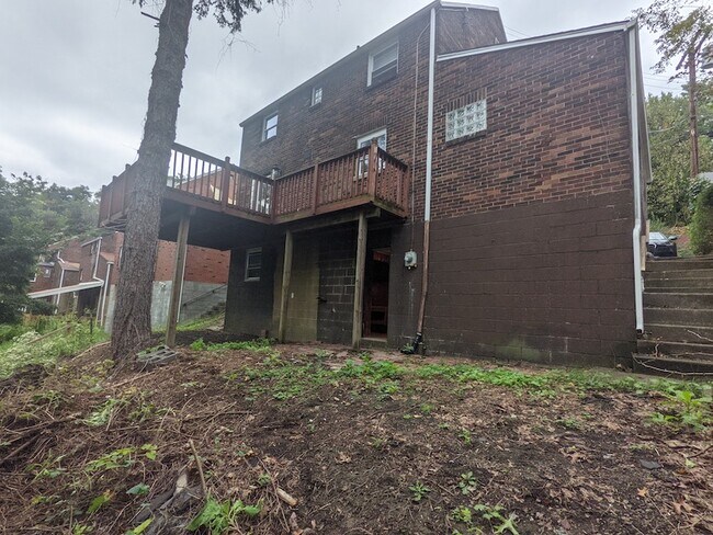Building Photo - 1515 Sylvan Ter