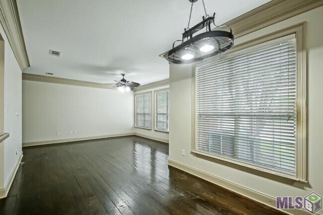 Foto del edificio - 710 E Boyd Dr