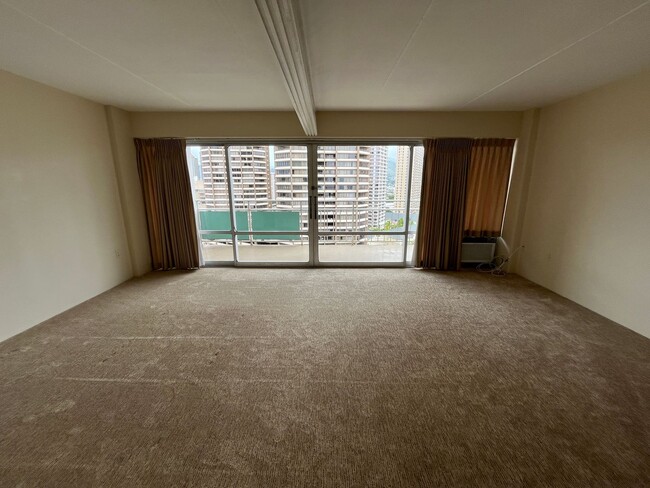 Building Photo - Ilikai Apartment (Honolulu/Waikiki)  -  1 ...