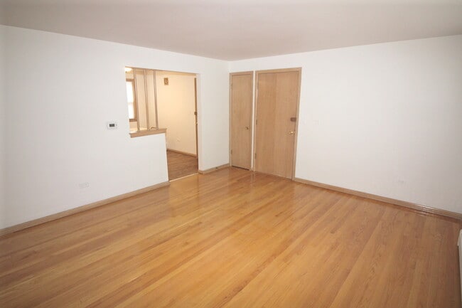 Building Photo - 3119 N Narragansett Ave