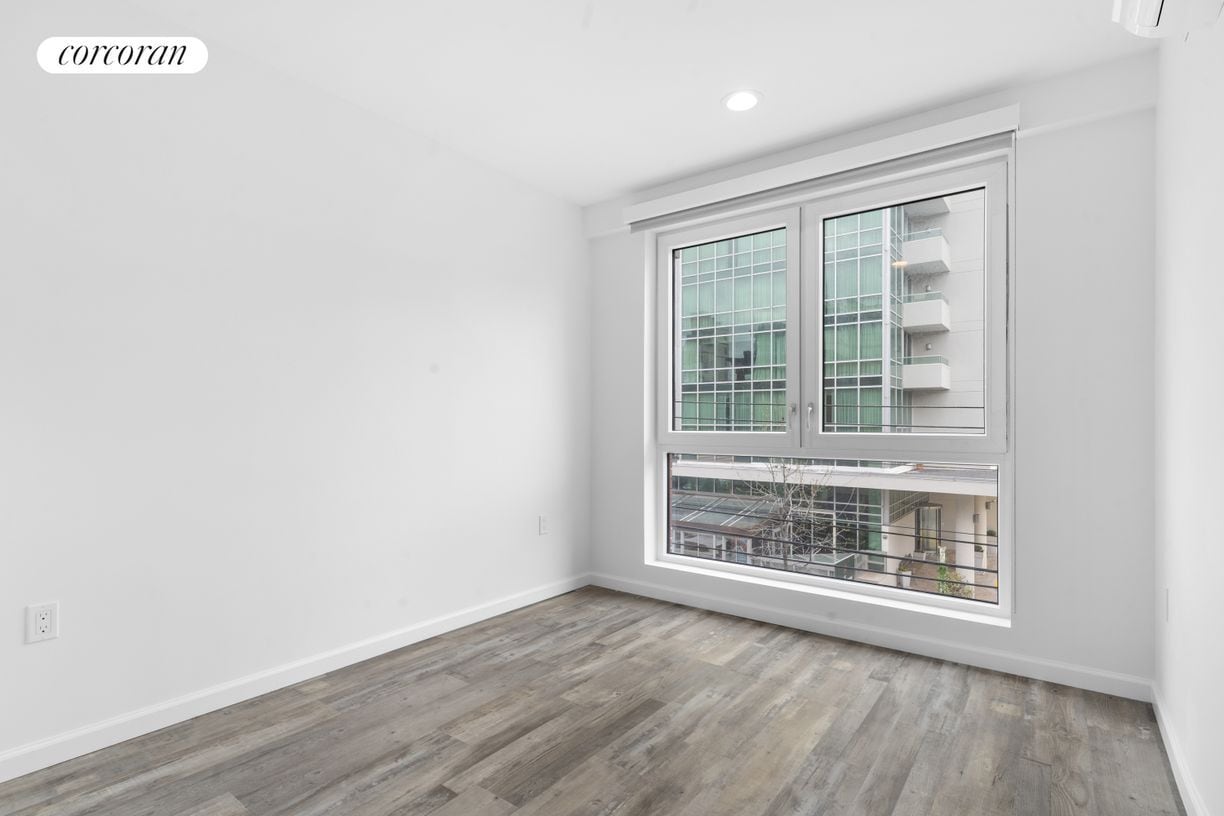 Primary Photo - 39-04 29th St