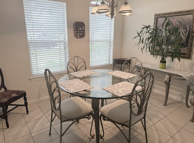 Foto del edificio - 23910 Fairport Harbor Ln