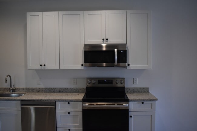 Building Photo - 316 Hatley Dr