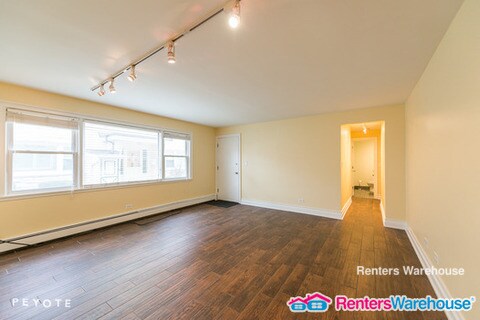 Building Photo - 8634 W Summerdale Ave