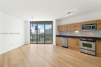 Building Photo - 350 S Miami Ave