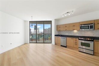 Building Photo - 350 S Miami Ave