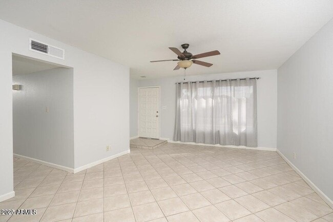 Building Photo - 2806 S Cottonwood Dr