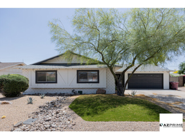 Building Photo - Fully-Furnished 3/2 Scottsdale House with ...