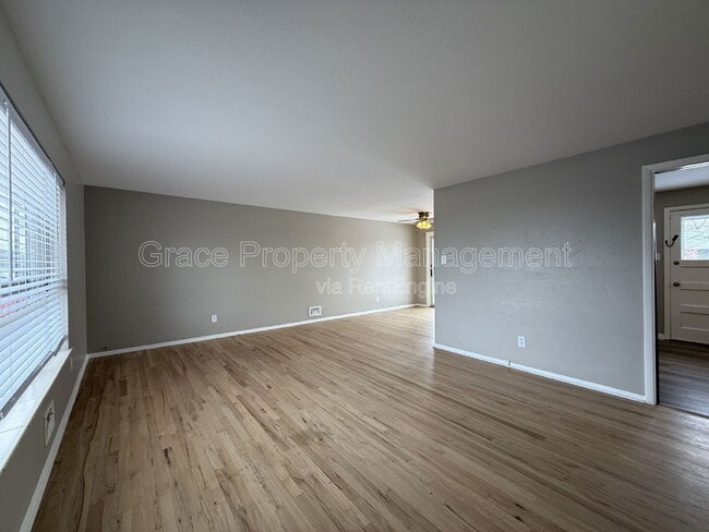 Foto del edificio - 3055 Carson St