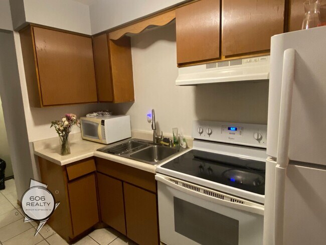 Foto del edificio - Clean Cozy Apts on Ruby!