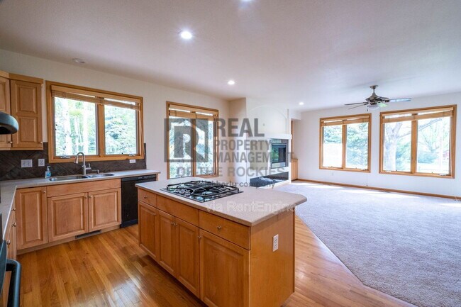 Foto del edificio - 5436 Hunter Dr