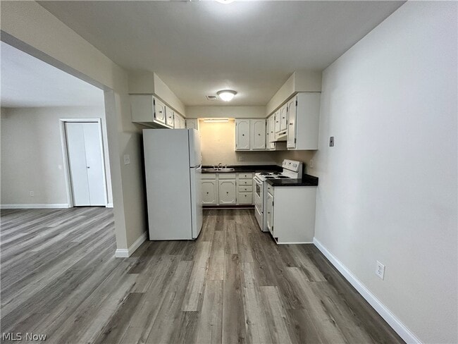 Building Photo - 213 Concord Ct