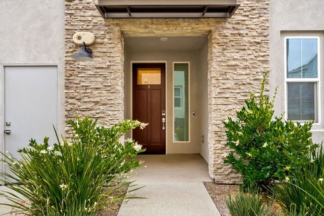 Building Photo - 142 Juniper Dr