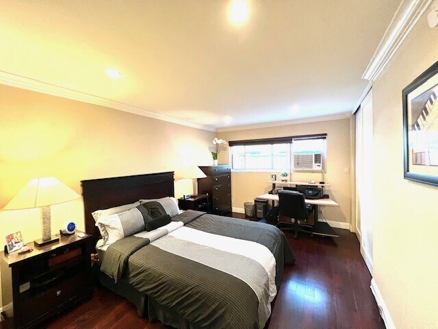 Foto del edificio - 525 N Sycamore Ave