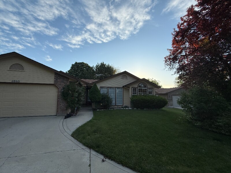 Foto principal - 4860 Kachinas Ave